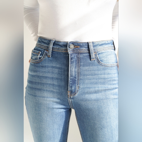 NWT Carly Jean Los Angeles Austin Flare Jeans Medium Wash 31×33 (CJLA size 13) - Picture 7 of 14